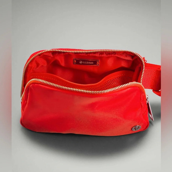 🆕❤️ OG Lululemon Everywhere Belt Bag - Autumn Red - Picture 7 of 8